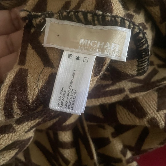MICHAEL KORS INFINITY SCARF - Picture 2 of 2